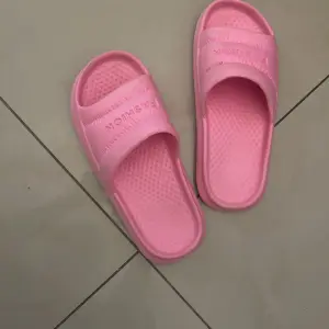 Claquettes pour femme 
