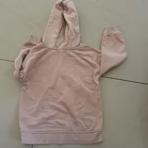 Pull a capuche pour fille 
