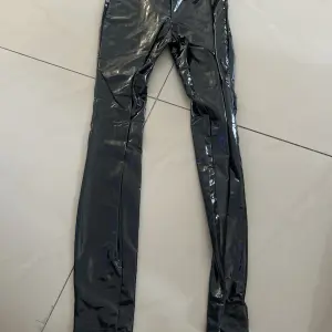 Pantalon en semi-cuir pour femme 