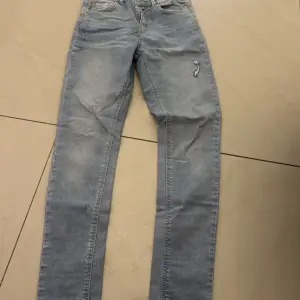 Jeans trouer pour femme 