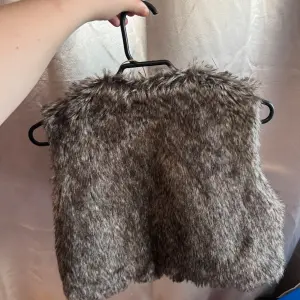 Gilet sans manche en fourrure 
