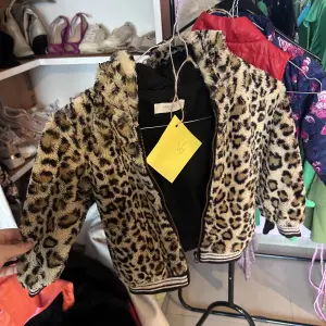 Veste en fourrure léopard 
